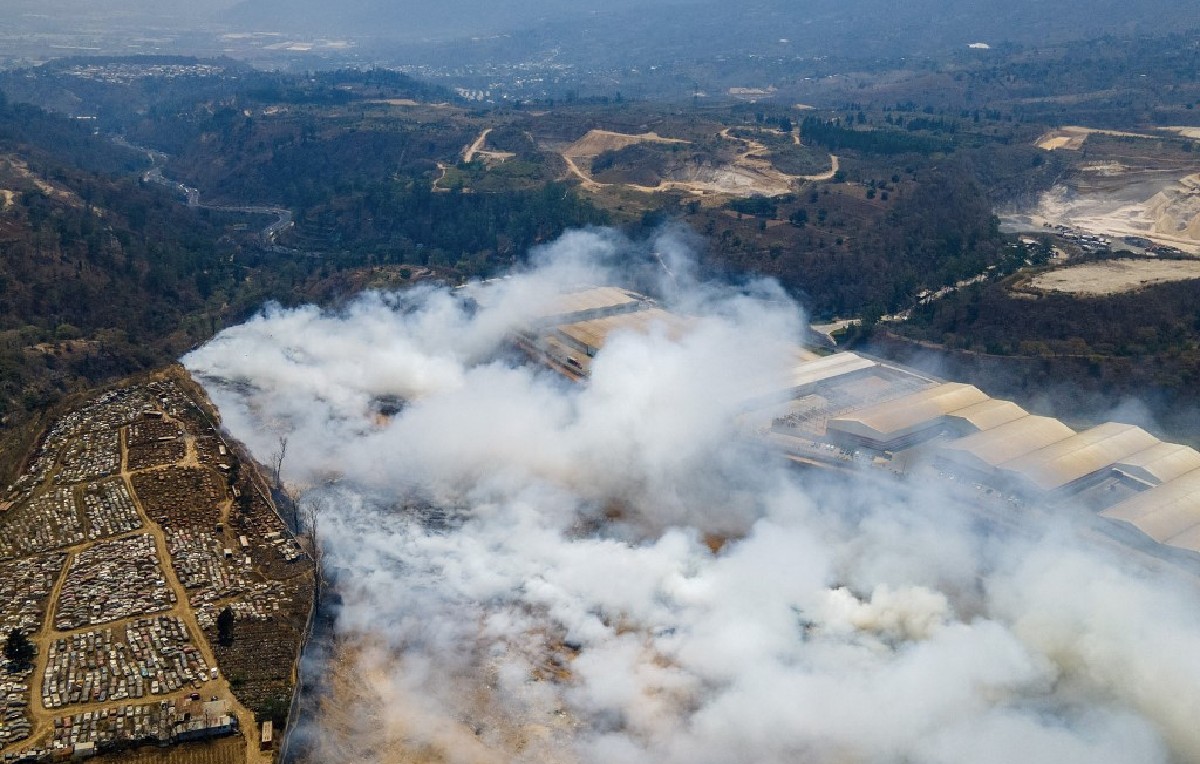 Incendios al sur de la Ciudad de Guatemala (AFP)