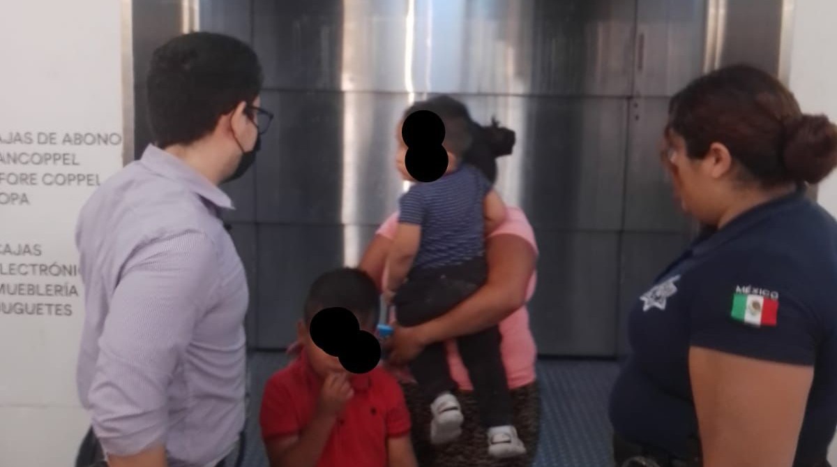 La mujer y sus hijos fueron rescatados de un montacargas que se usaba como elevador | Especial