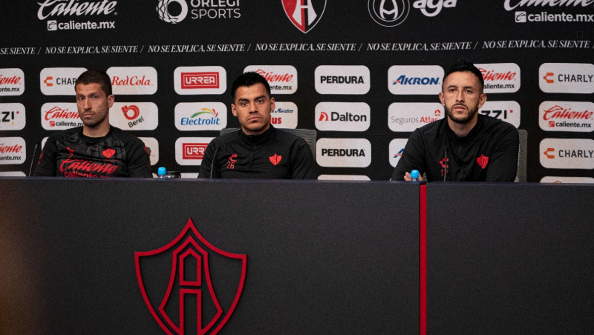 Nervo, Rocha y Vargas, se disculparon con su afición por los malos resultados (Foto: Atlas)