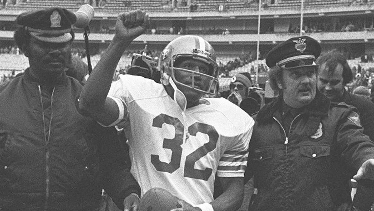 O.J. Simpsons siempre será recordado como leyenda de NFL (AP)