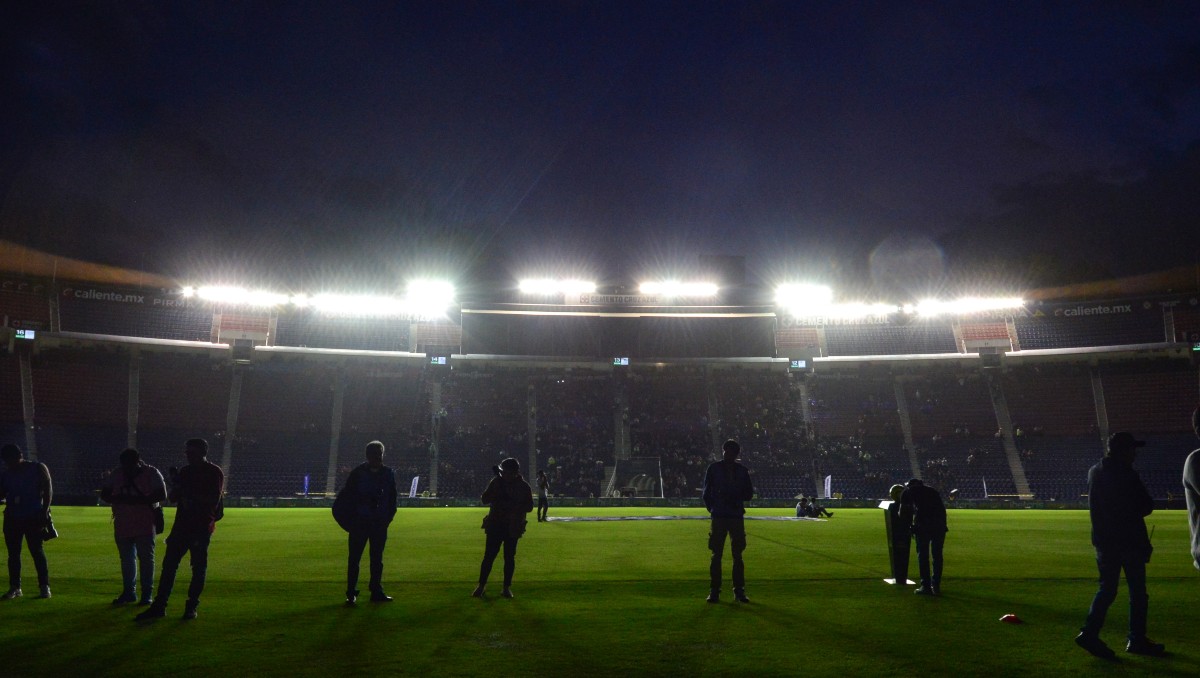 Partido entre Atlante y Correcaminos se retrasó por falla en el alumbrado (Imago7)