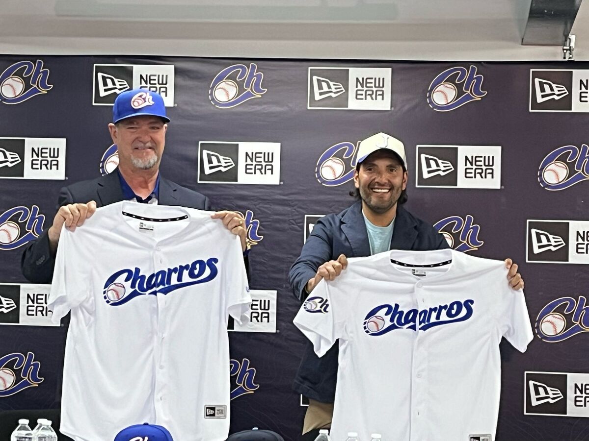 Presentación de los uniformes de Charros de Jalisco. (Vanessa Flores)