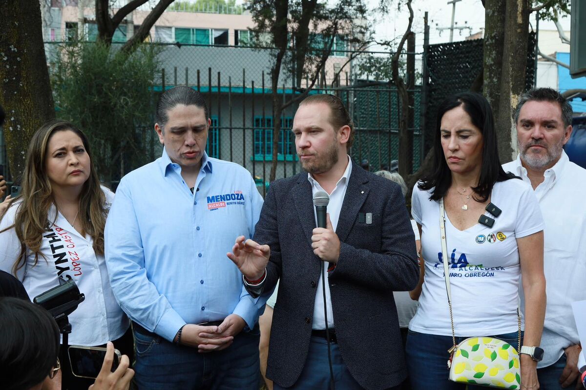 Santiago Taboada arremete contra Martí Batres tras reporte de agua contaminada.