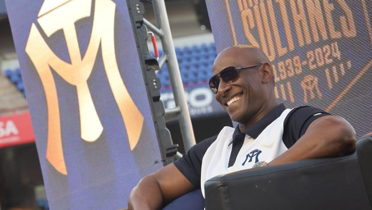 Sultanes de Monterrey extiende contrato a Roberto Kelly hasta 2027 (Roberto Alanís)