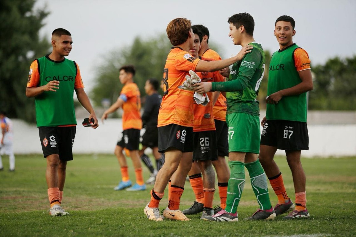 Club Calor buscará pegarle al sublíder de grupo, Gavilanes FC. (Especial)