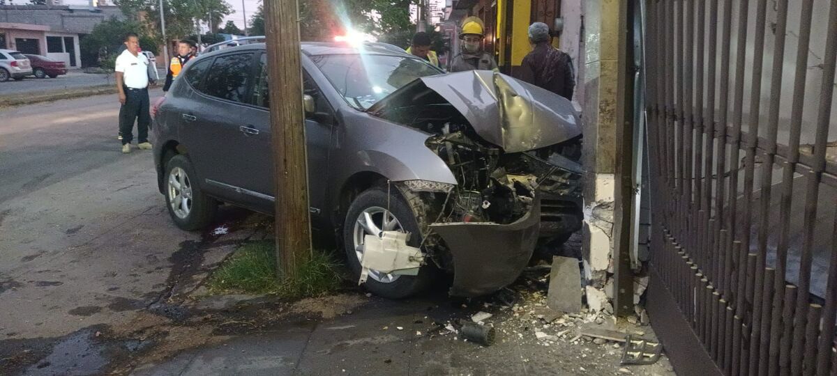 Debido al golpe las bolsas de aire explotaron y el conductor presentó heridas en las manos. | Especial
