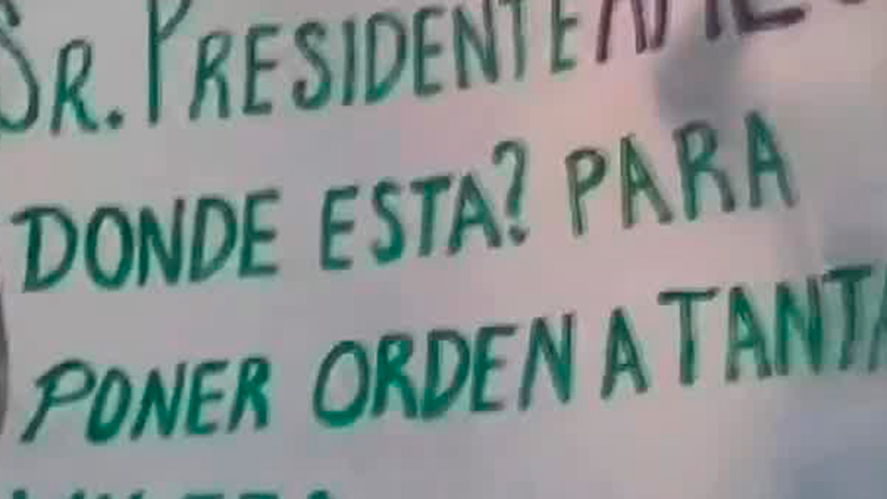 En Campeche, miles de policías marchan para exigir mejoras laborales