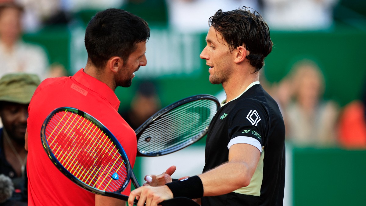 Casper Ruud vence a Novak Djokovic en el Masters 1000 de Montecarlo (AFP)