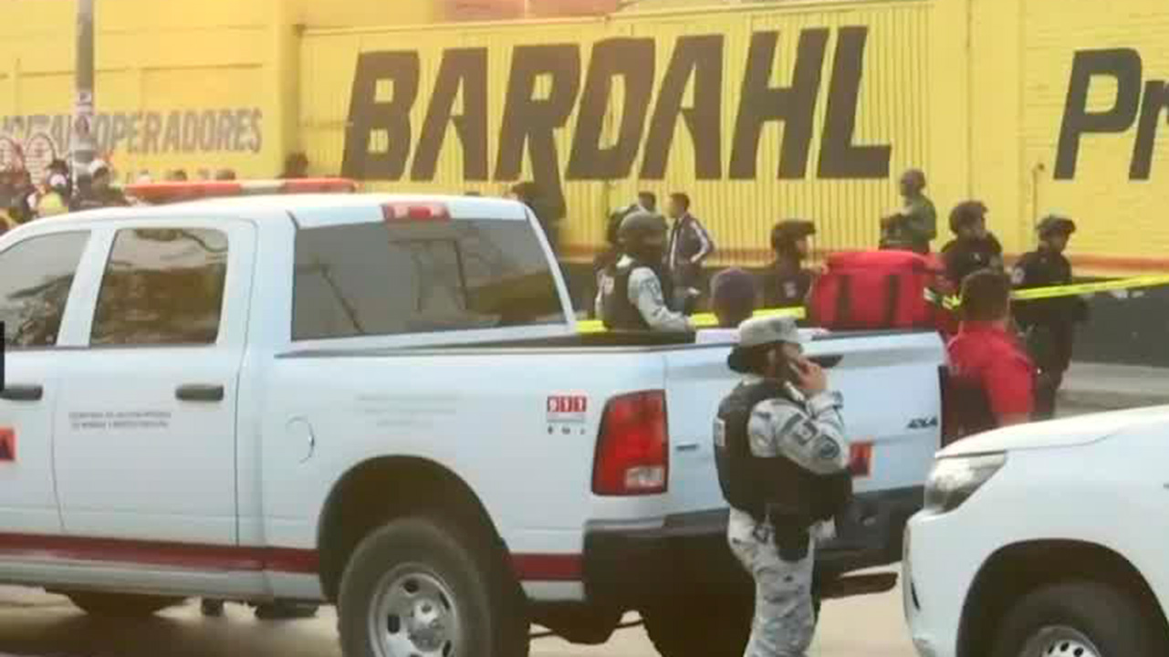 Confirman la muerte de tres personas tras la caída del helicóptero en Coyoacán, CdMx