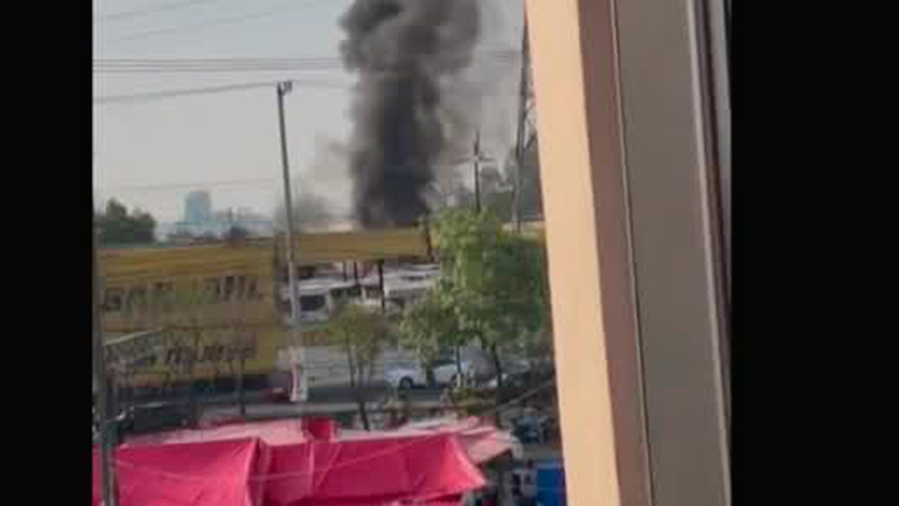 Reportan el desplome de un helicóptero en la alcaldía Coyoacán, Ciudad de México