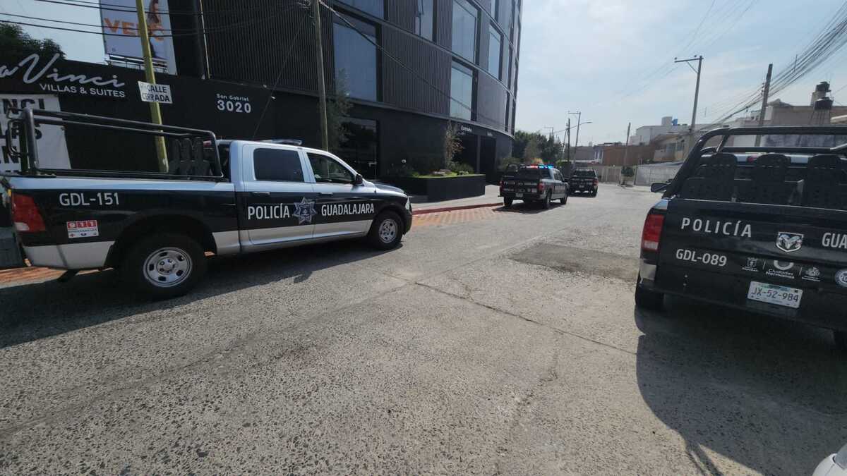 Detienen a hombre por realizar disparos al aire al interior de un motel en Guadalajara (Juan Carlos Munguía)