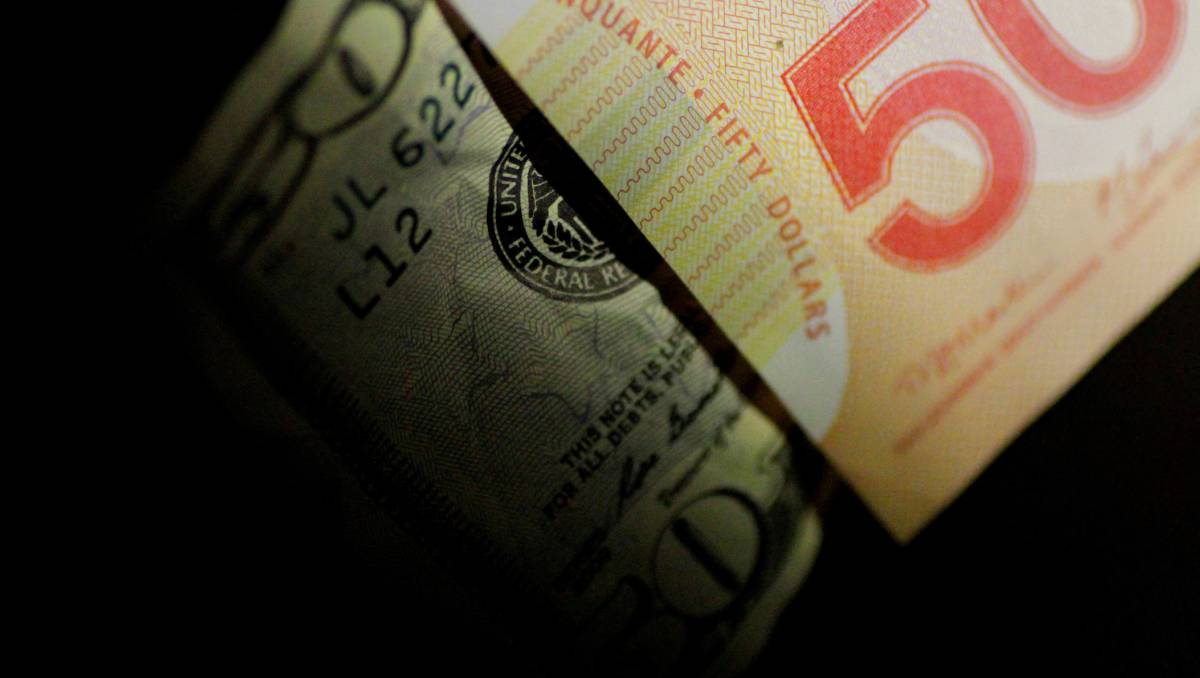 Inversores creen que escalada de tensiones en Oriente Medio probablemente beneficiará al dólar y al franco suizo, monedas de refugio. | Reuters