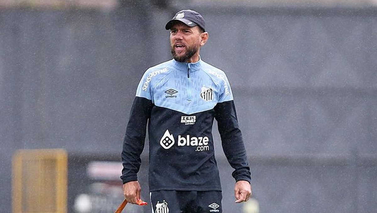 Kleiton Lima renuncia como entrenador del Santos de Brasil femenil (Instagram @klgol)