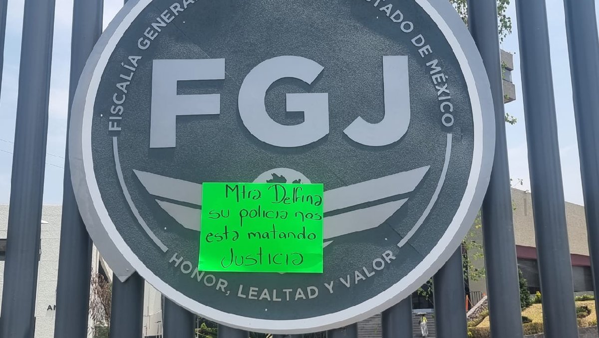 Manifestación afuera de la FGJ del Estado de México. Foto: (Especial)
