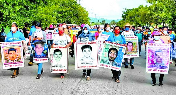 Manifestación en Guerrero de los familiares de los estudiantes desaparecidos. ESPECIAL