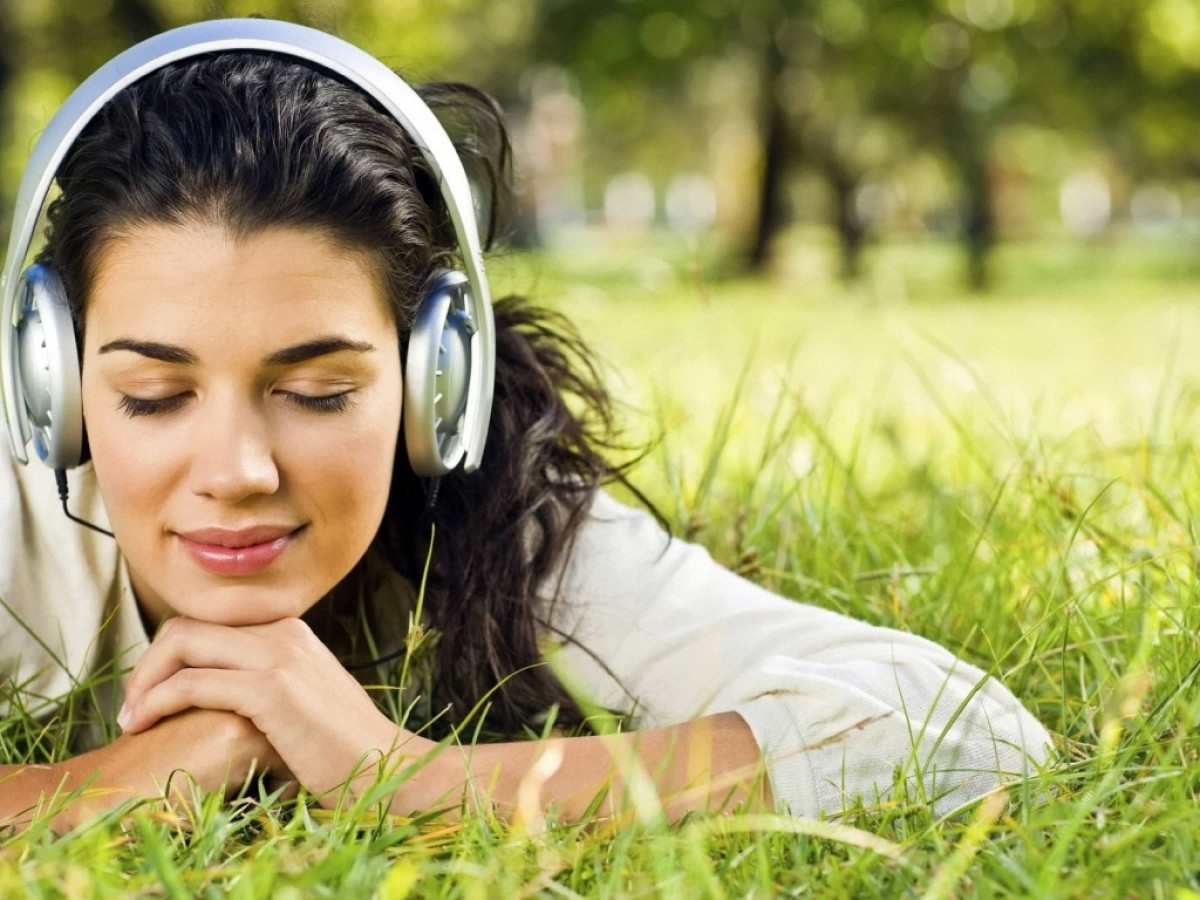Según los resultados, parece que las mujeres tienden a comunicar el amor a través de la música | especial