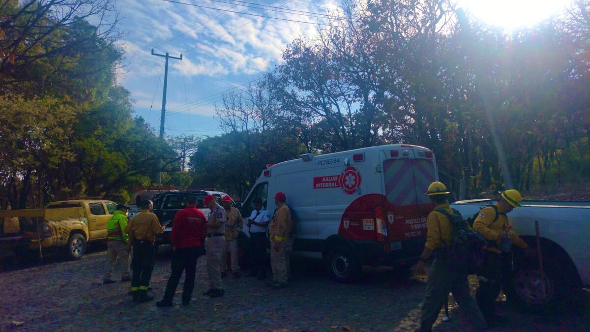 Suman 134 bomberas y bomberos forestales lo que trabajaron en sofocar las llamas. (Cortesía)