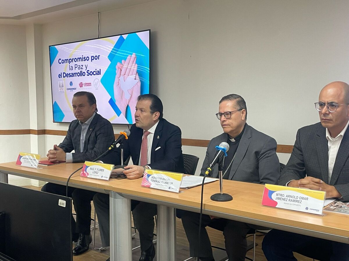 Arquidiócesis de Guadalajara, COPARMEX y CANACO firman convenio (Roberto Hurtado)