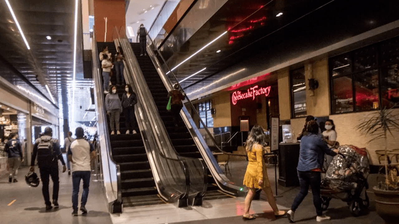 Kantar reporta que 7% de hogares mexicanos dejó de comprar ropa por inflación