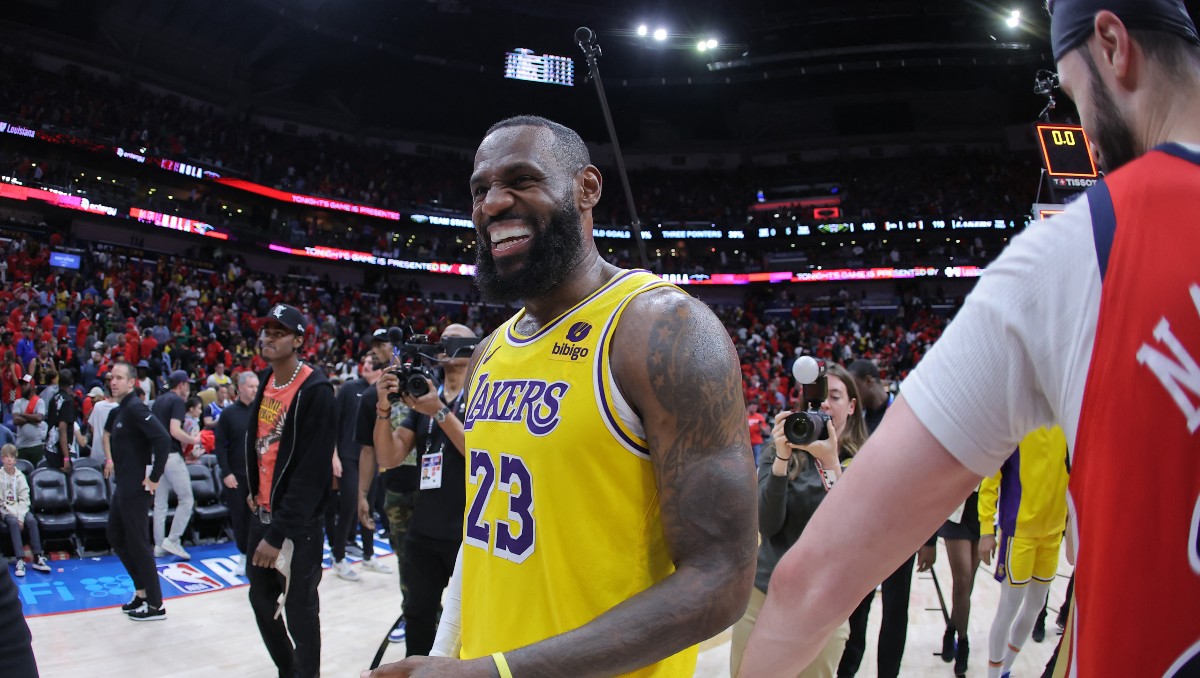 LeBron James y los Lakers avanzan a playoffs de NBA para tener revancha ante Nuggets (AFP)