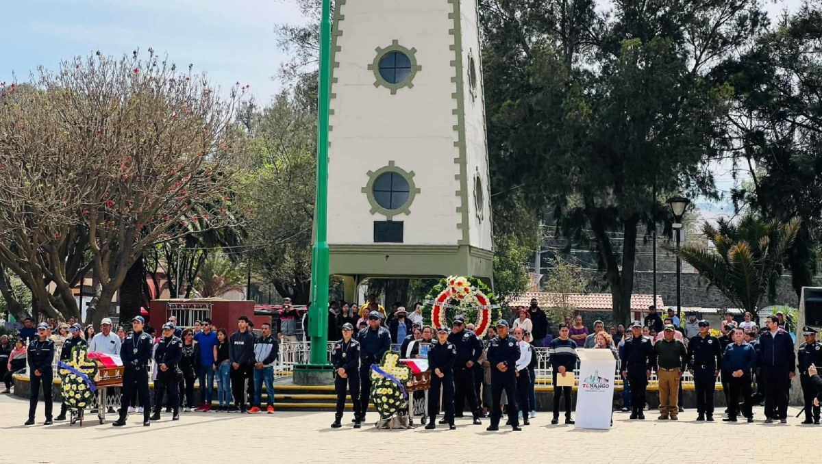 Realizan ceremonia en memoria de los policías atacados en Tenango del Aire. Foto: (Especial)