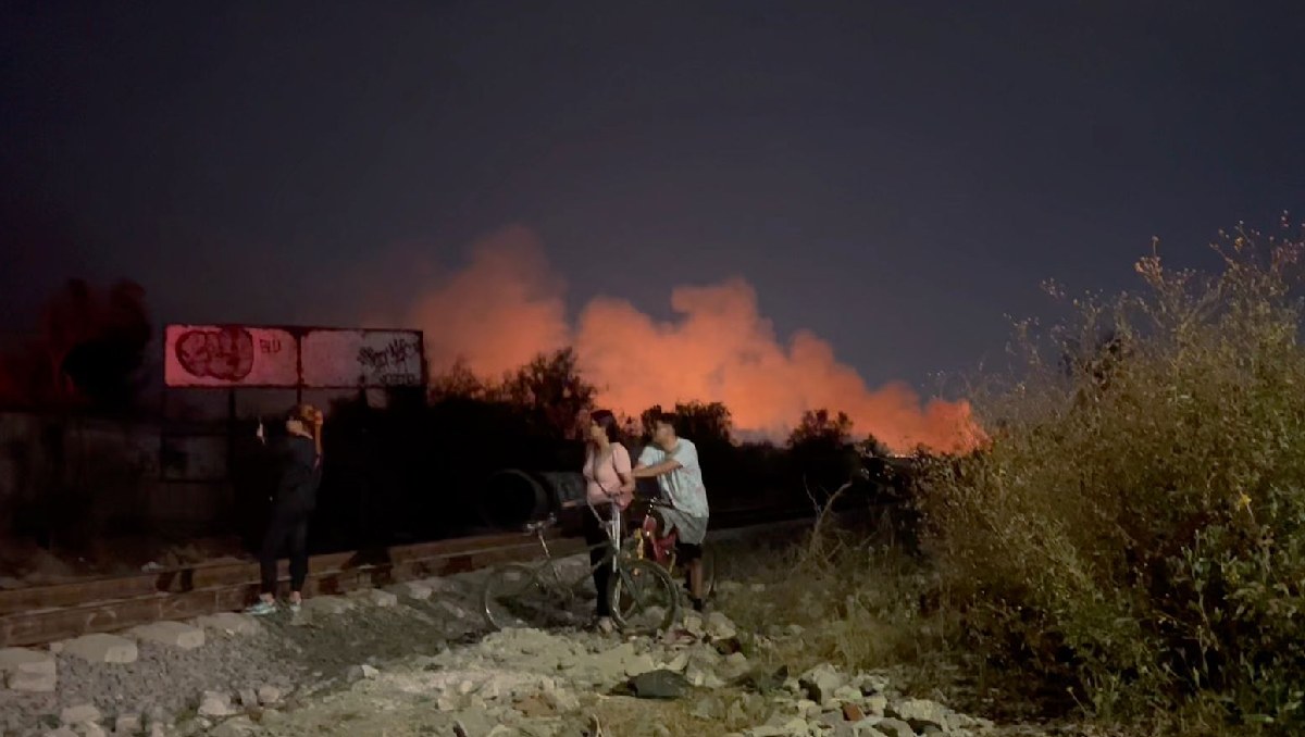 Vecinos de la colonia El Sol reportaron el incendio que era visible en varias comunidades. Foto: (Especial)