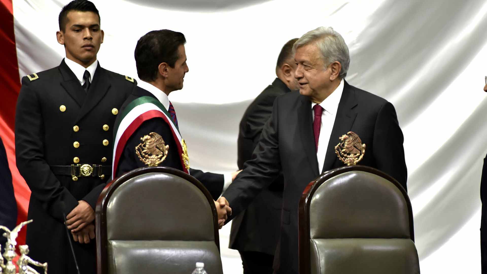 AMLO confirma que tuvo contacto personal con Peña despúes de transición 2018