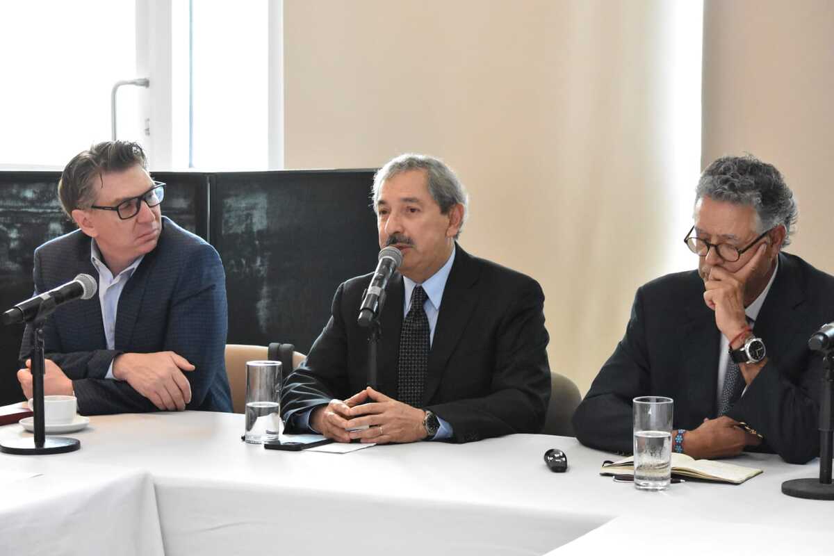 Los asociados Fernando Lerdo de Tejada, el ex gobernador neolonés, Natividad González Parás, y Jaime Parada. Foto: Especial