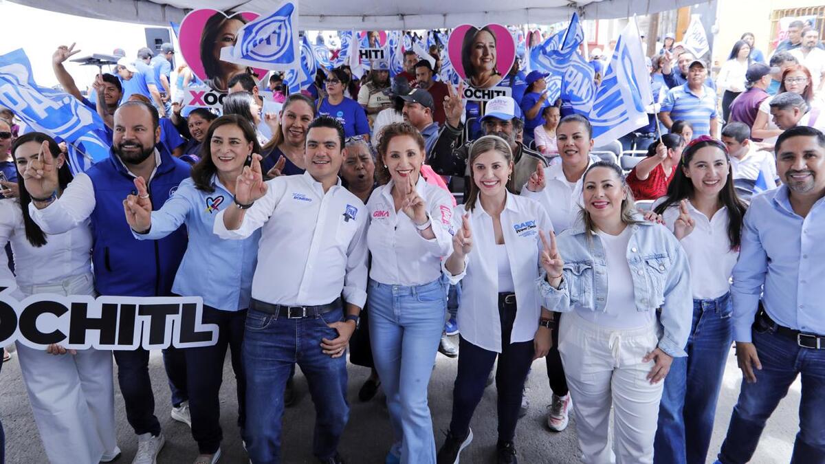 Gina Campuzano se reunió con simpatizantes en la calle Guadalupe. | Especial