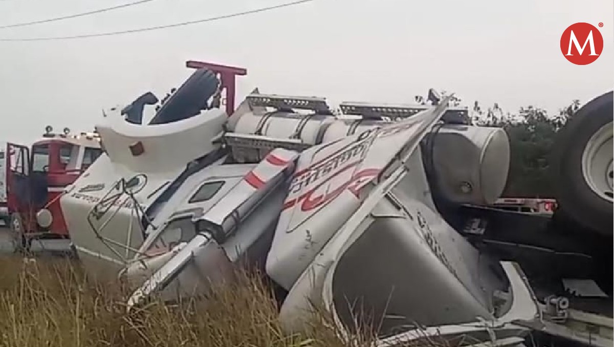 Vuelca contenedor cargado de glicerina en El Mante, Tamaulipas.