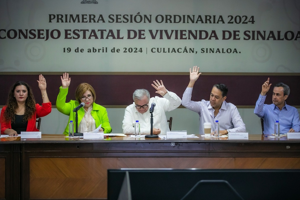 Rocha Moya encabeza sesión del Consejo Estatal de Vivienda en Sinaloa