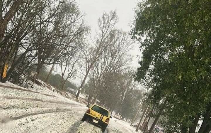 Granizada en Huasca de Ocampo sorprendió.