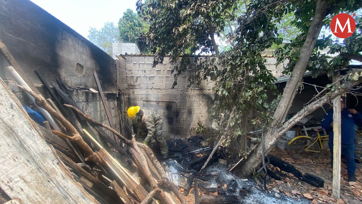 Se incendia predio en colonia de Altamira por quema de basura