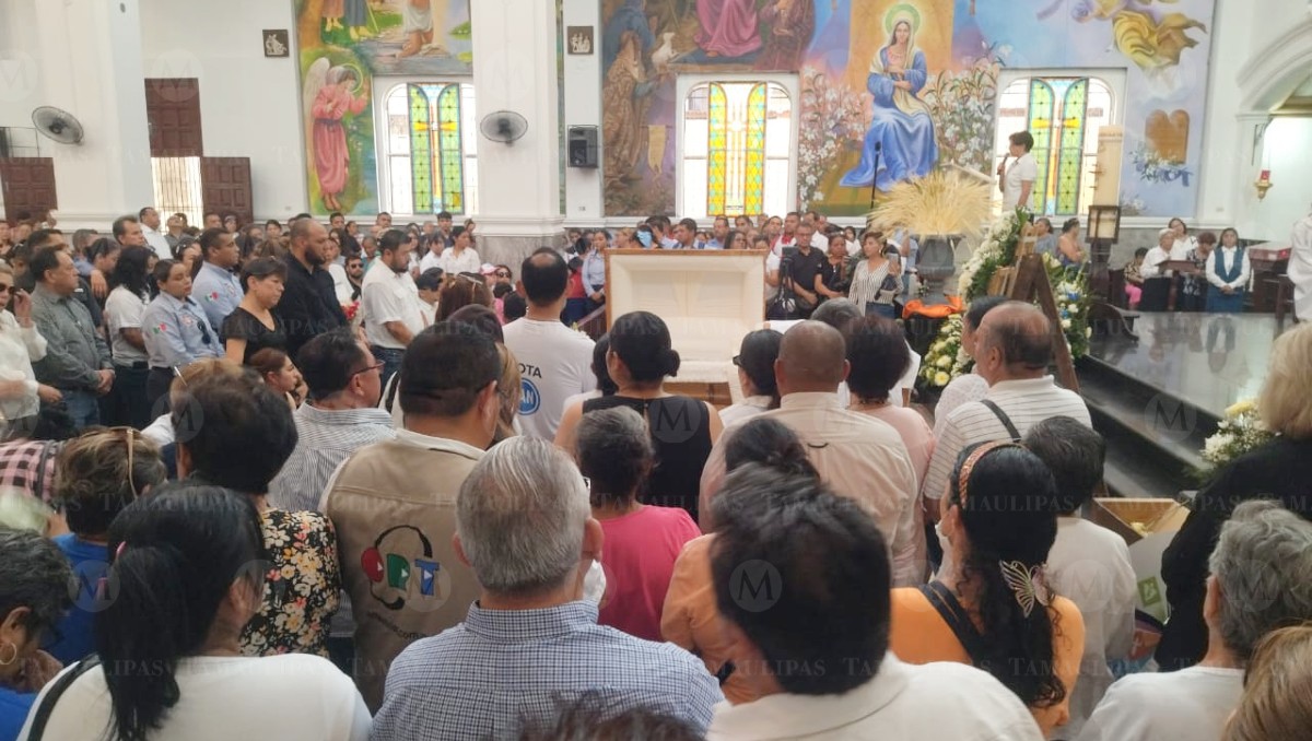 Realizan misa de cuerpo presente de Noe Ramos, candidato a alcalde de El Mante, Tamaulipas. (Sergio Sánchez)