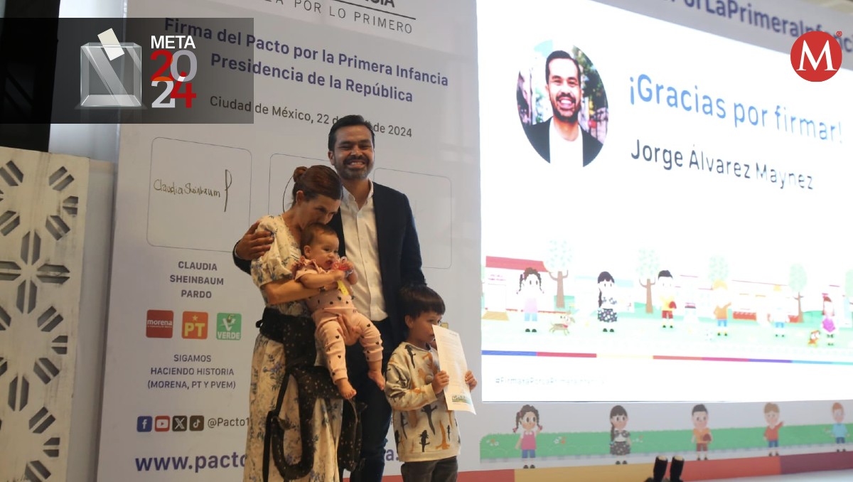 El candidato acudió con su familia al Papalote Museo para firmar el acuerdo. | Ariana Pérez