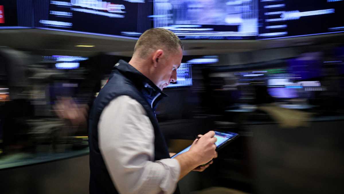 Entre los encuestados, Banca Mifel y Natixis ven posible el recorte a tasas de interés hasta el segundo semestre del año. | Reuters