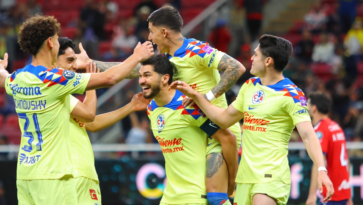 Israel Reyes descarta 'vestidor roto' en América tras discusión entre Henry Martín y Brian Rodríguez (Imago7)