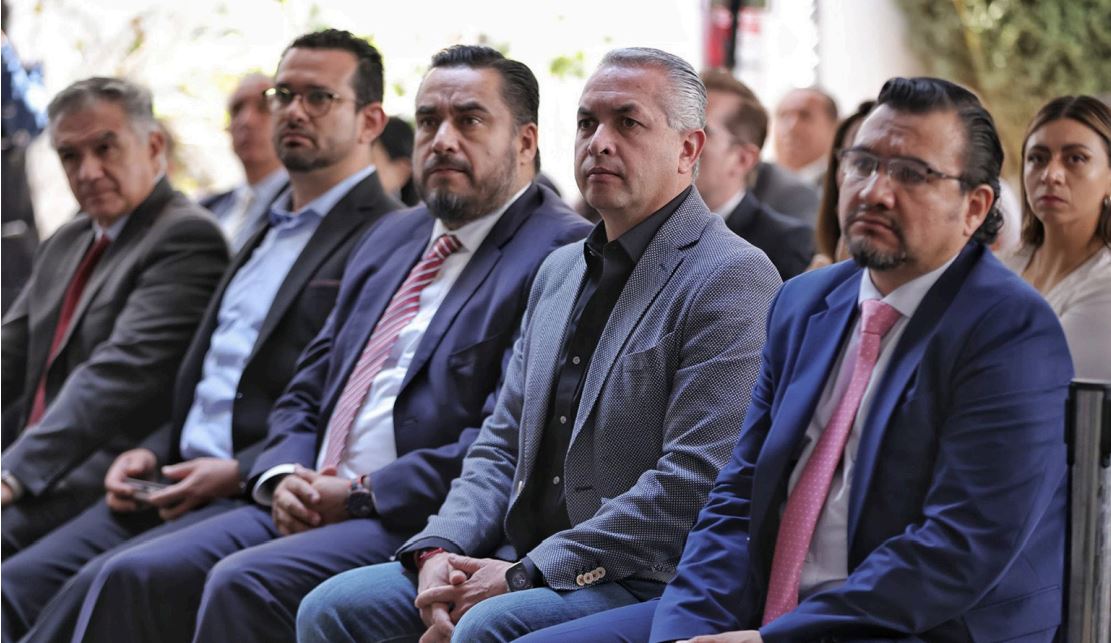 El edil dijo que el que haya basura en las calles no tiene nada que ver con la nueva empresa que da el servicio.