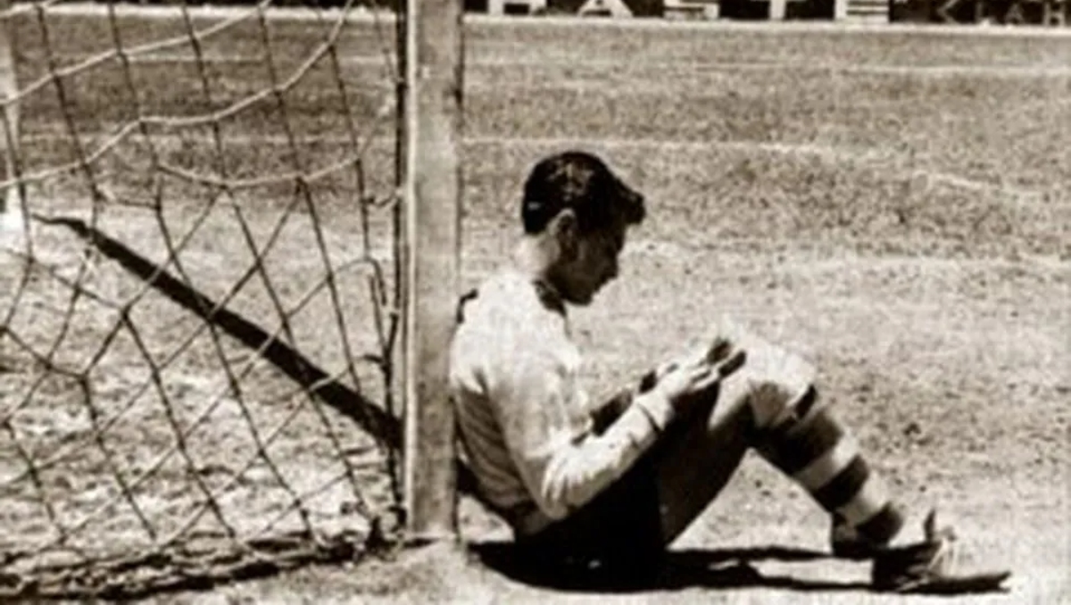 La imagen icónica del arquero de la época dorada de Chivas (Foto: Cortesía)