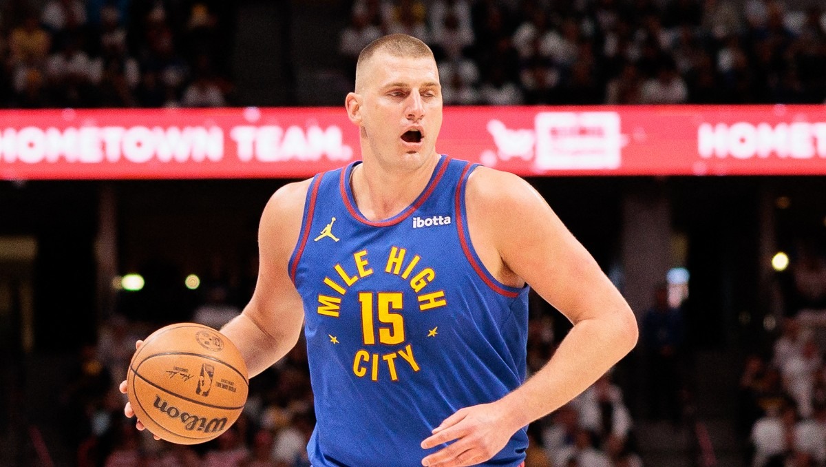 La NBA investiga a hermano de Jokic por golpear a un aficionado (Reuters)
