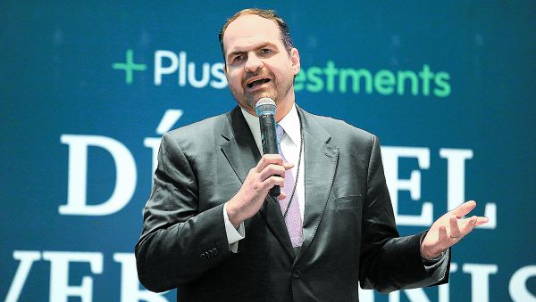 “A la petrolera, por muchos años se le quitó dinero y ya, ahora se le da más dinero del que da”, expuso el economista. Raúl Palacios