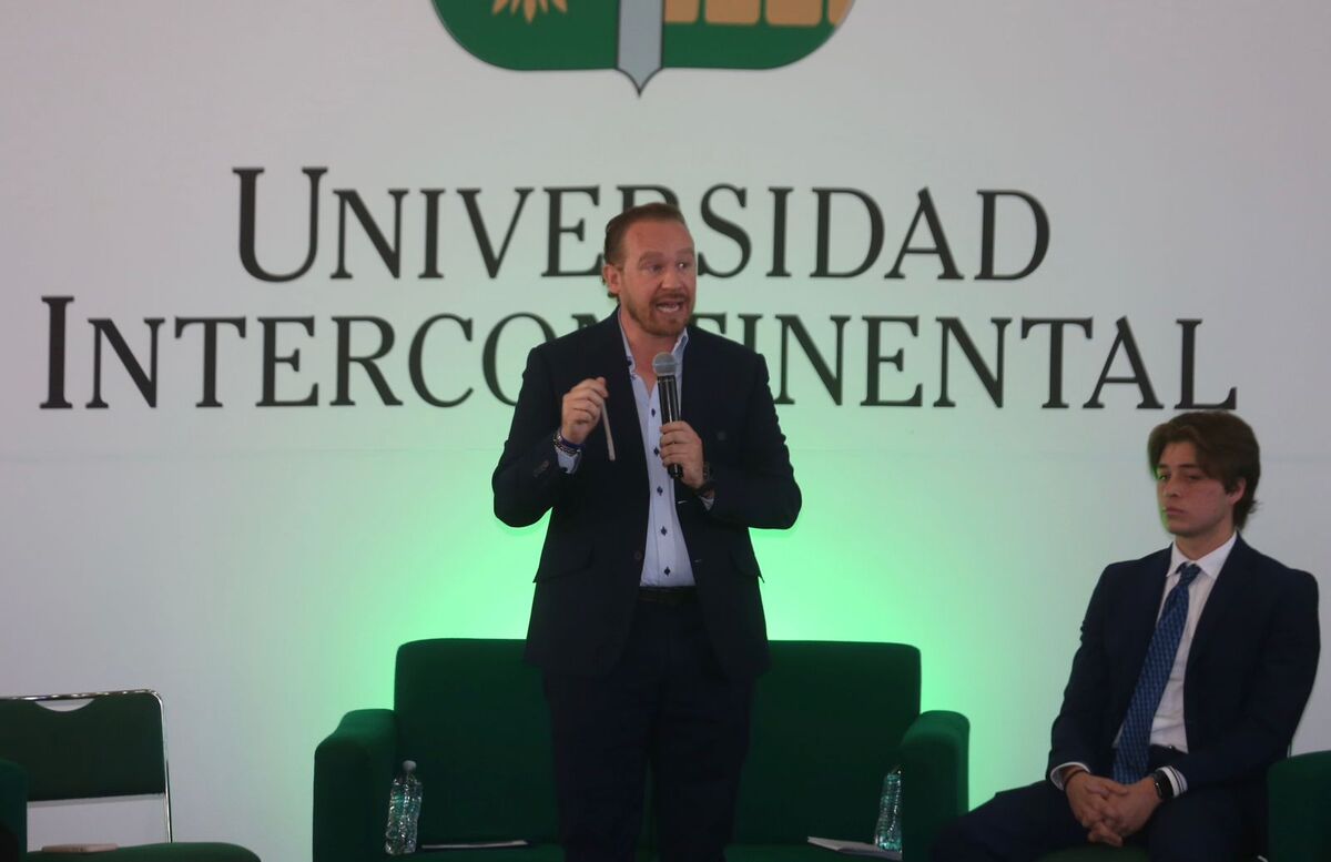 Santiago Taboada en  Universidad Intercontinental. (Foto: Jorge Carballo)