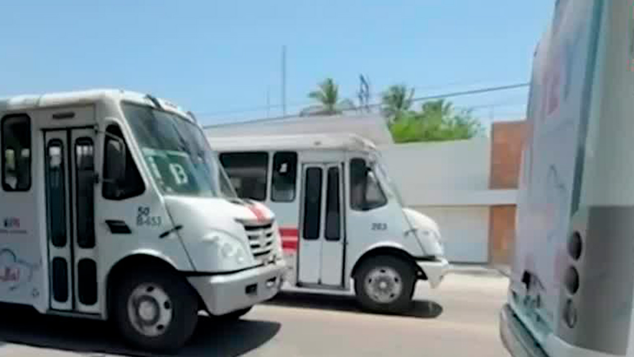 Choferes del transporte público dejan sin servicio a Colima por inseguridad y violencia