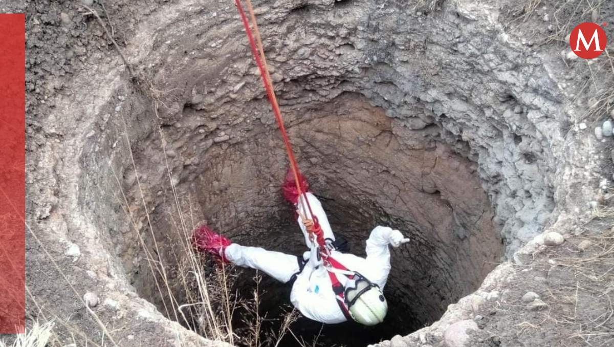 Fosa clandestina de Nicolás Romero son hallados 9 bultos con restos humanos| Foto: Carlos Zaid