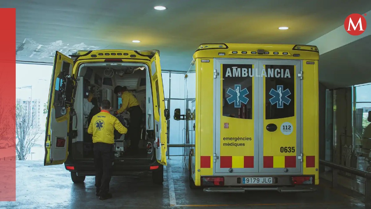 Los paramédicos atendieron a la niña y la llevaron al hospital. | Especial