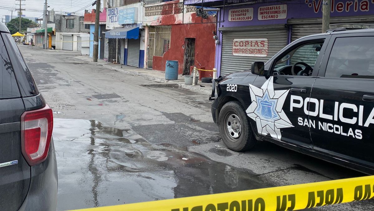 La Policía de San Nicolás acordonó y resguardó el área. Pamela Villanueva