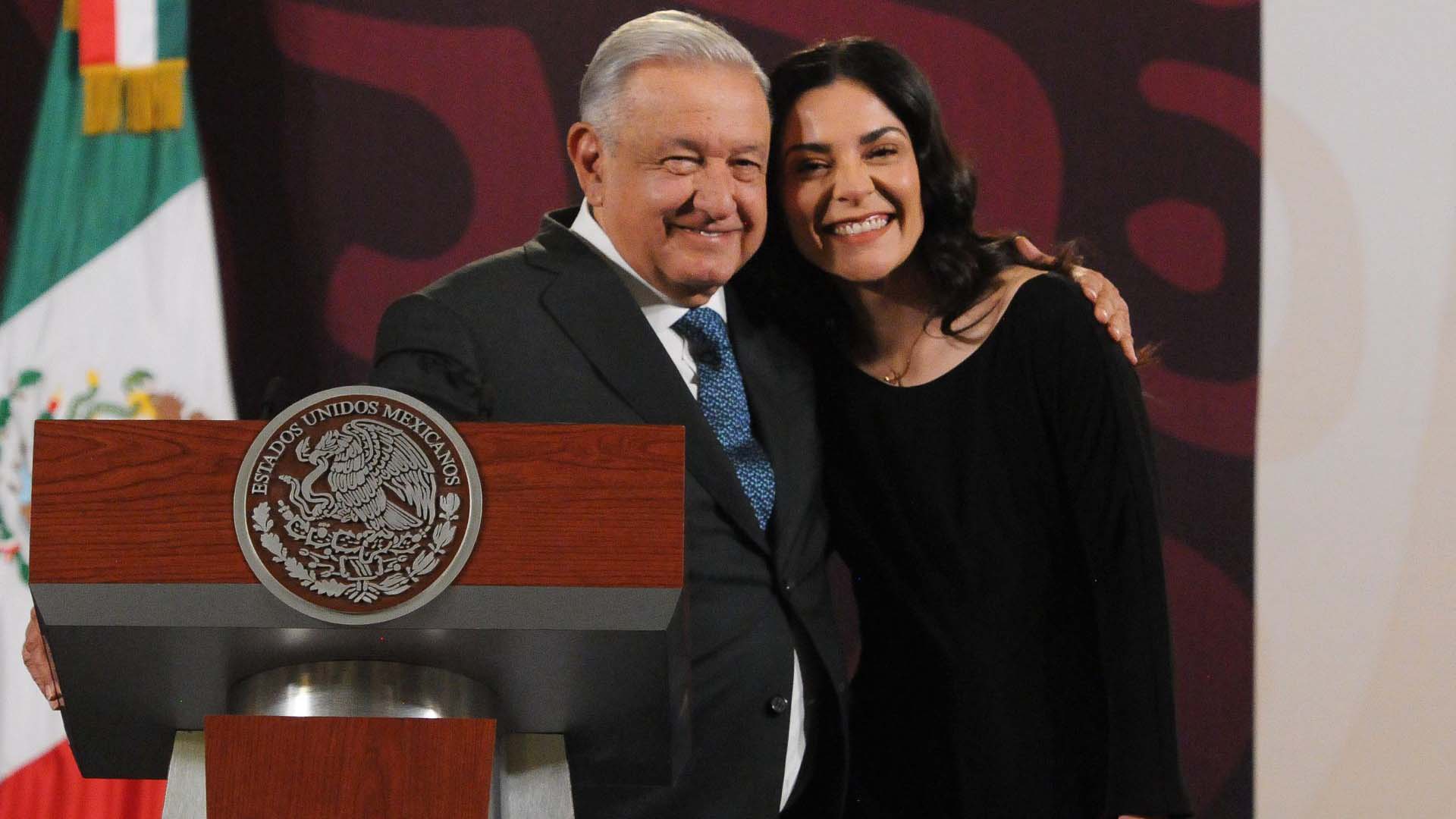 Vilchis expone GUERRA SUCIA en contra de AMLO en redes sociales en La Mañanera