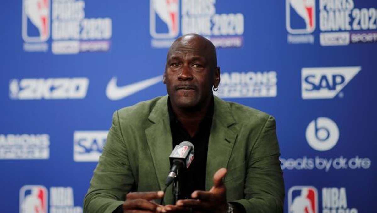 Nadie puja por tenis firmados por Michael Jordan en una subasta turca (Reuters)