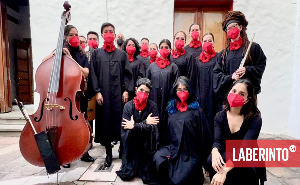Algunos integrantes del Coro Virreinal Rita Guerrero. (Vía Facebook)