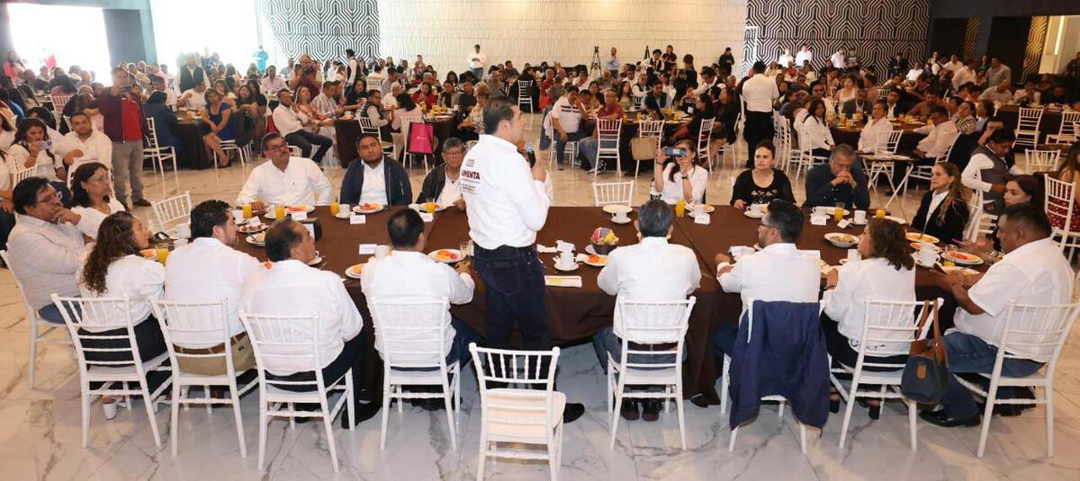 Armenta refrenda compromiso de educación ante docentes en Puebla.